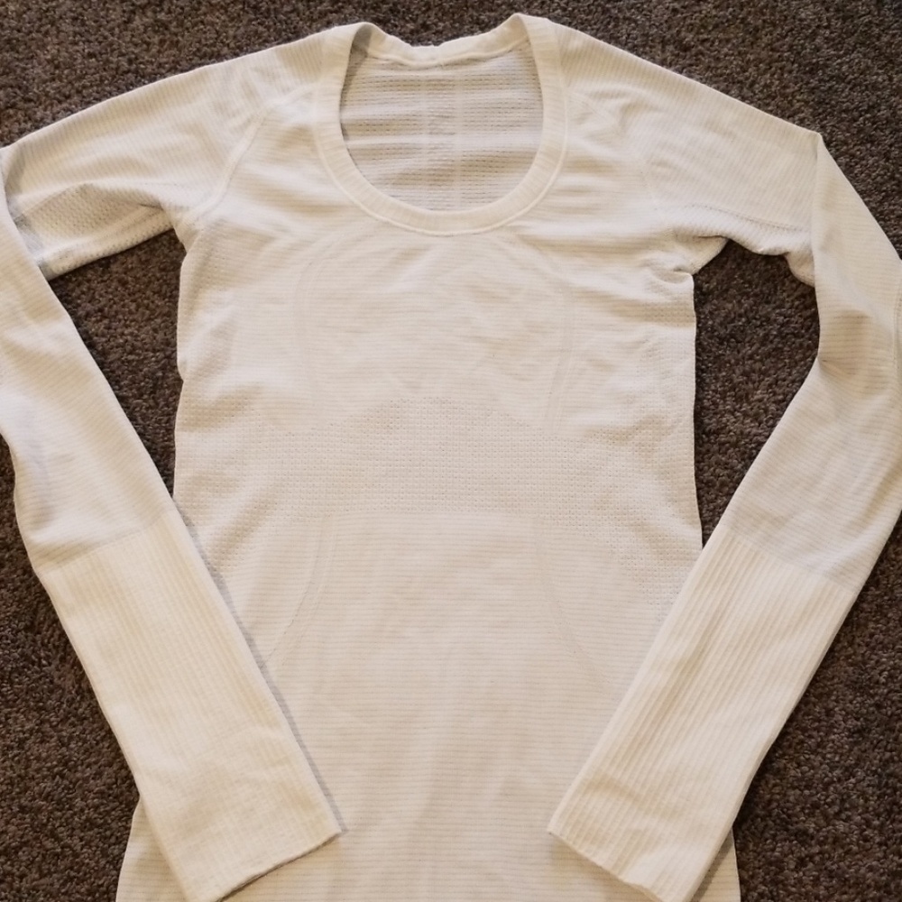 Long sleve Lululemon shirt